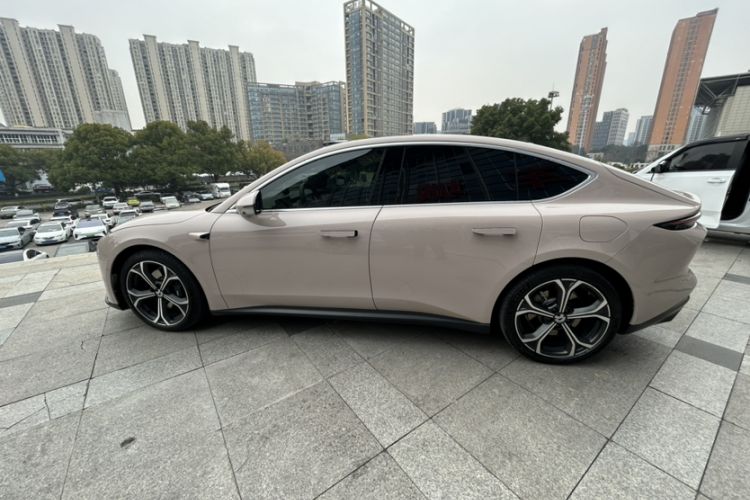 Used Nio ET5 2022 75 kWh Exterior 6