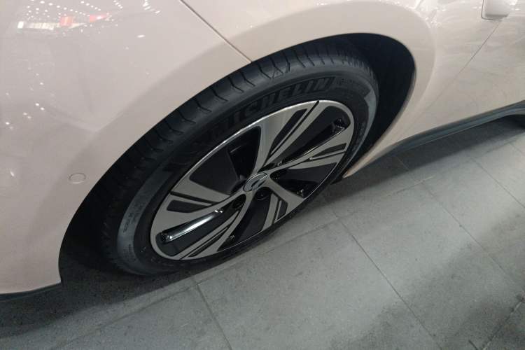Used Nio ET5 2022 75 kWh Exterior 7