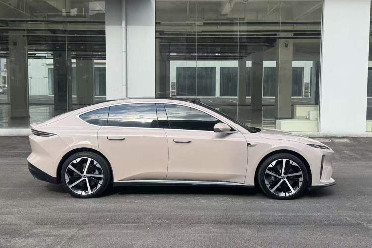 Used Nio ET5 2022 75 kWh Exterior 7