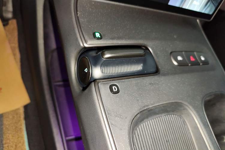 Used Nio ET5 2022 75 kWh Gear Lever
