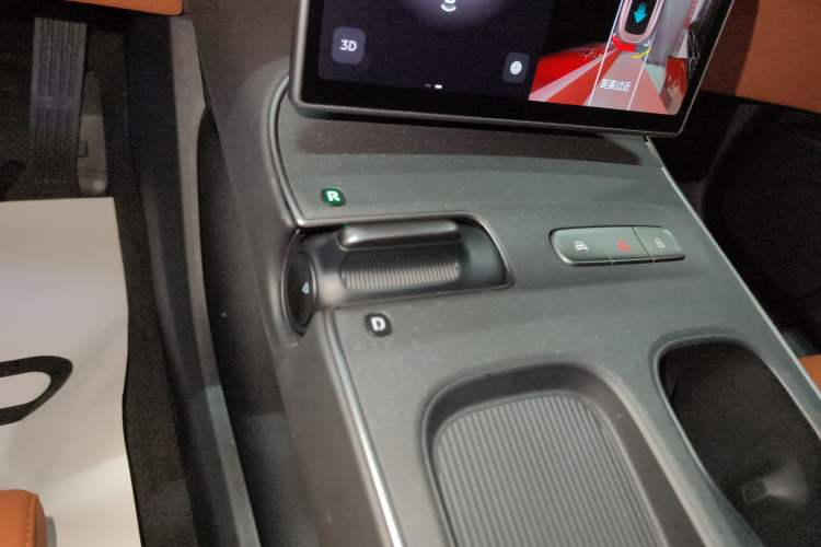 Used Nio ET5 2022 75 kWh Gear Lever
