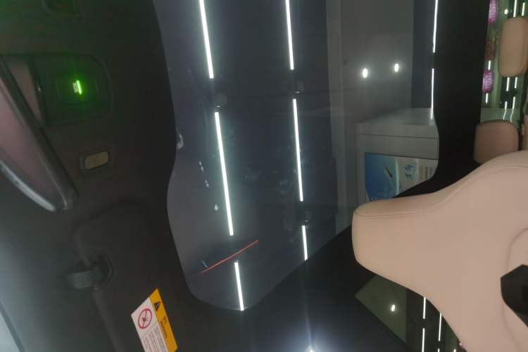 Used Nio ET5 2022 75 kWh Headliner