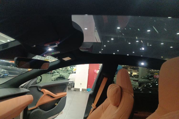 Used Nio ET5 2022 75 kWh Headliner