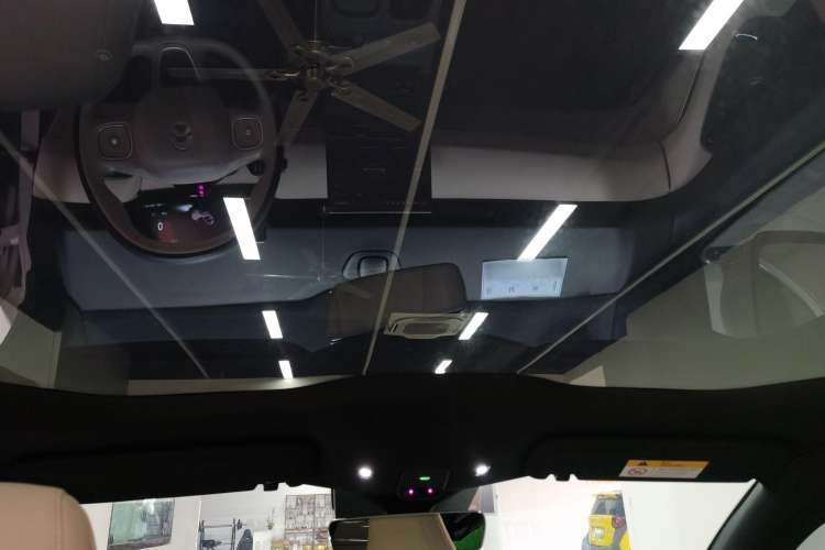 Used Nio ET5 2022 75 kWh Headliner
