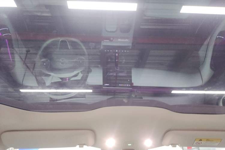 Used Nio ET5 2022 75 kWh Headliner