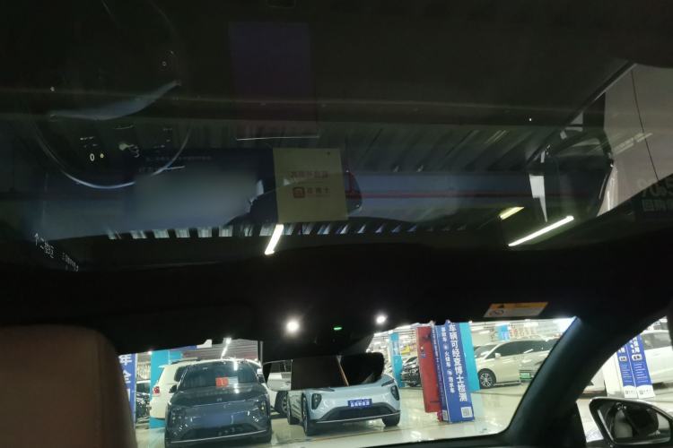 Used Nio ET5 2022 75 kWh Headliner