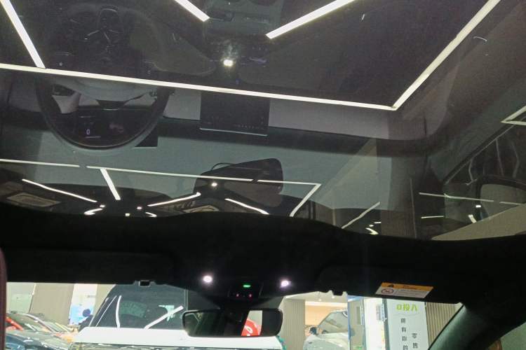 Used Nio ET5 2022 75 kWh Headliner