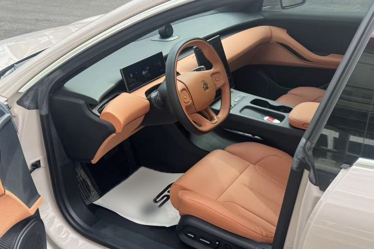 Used Nio ET5 2022 75 kWh Interior 1