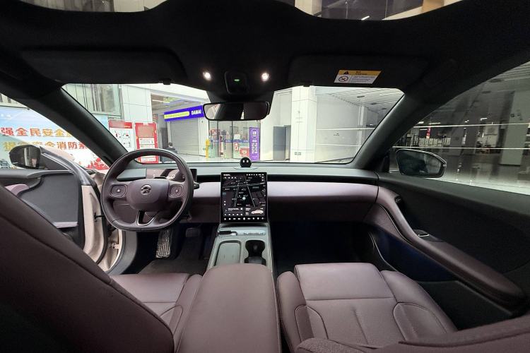 Used Nio ET5 2022 75 kWh Interior 1