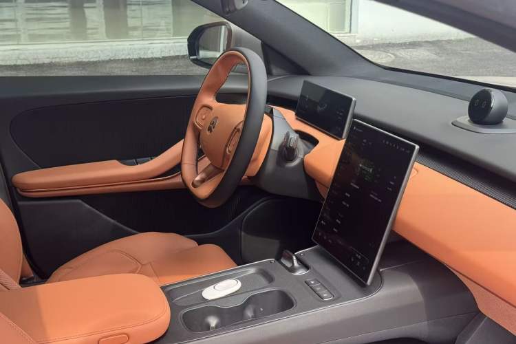 Used Nio ET5 2022 75 kWh Interior 10