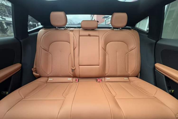 Used Nio ET5 2022 75 kWh Interior 11