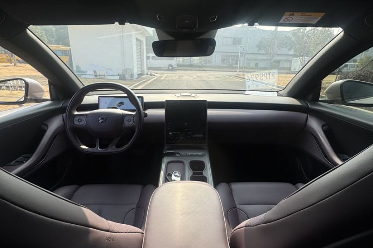 Used Nio ET5 2022 75 kWh Interior 2
