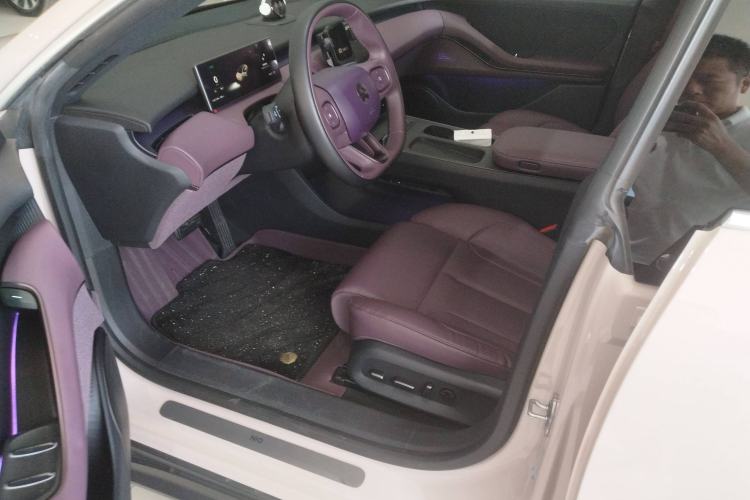 Used Nio ET5 2022 75 kWh Interior 2