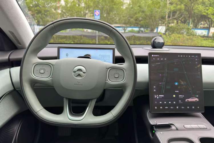 Used Nio ET5 2022 75 kWh Interior 2