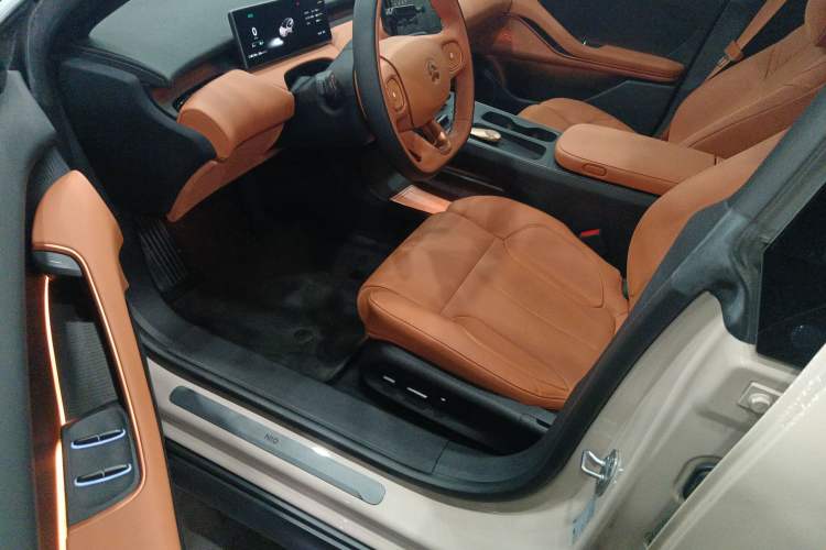 Used Nio ET5 2022 75 kWh Interior 3