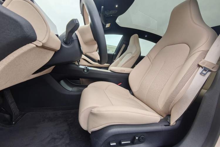Used Nio ET5 2022 75 kWh Interior 3