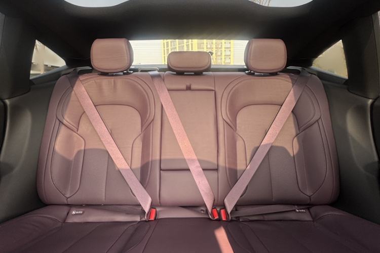 Used Nio ET5 2022 75 kWh Interior 4