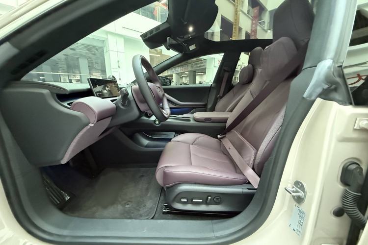 Used Nio ET5 2022 75 kWh Interior 4