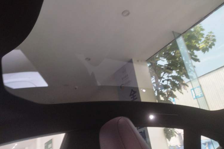 Used Nio ET5 2022 75 kWh Interior 7