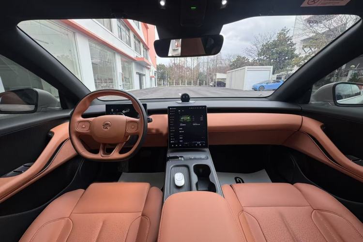 Used Nio ET5 2022 75 kWh Interior 8