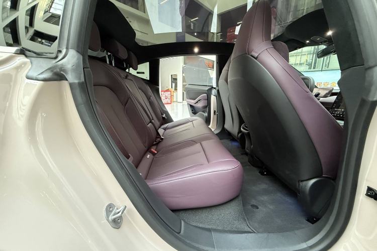 Used Nio ET5 2022 75 kWh Interior 8