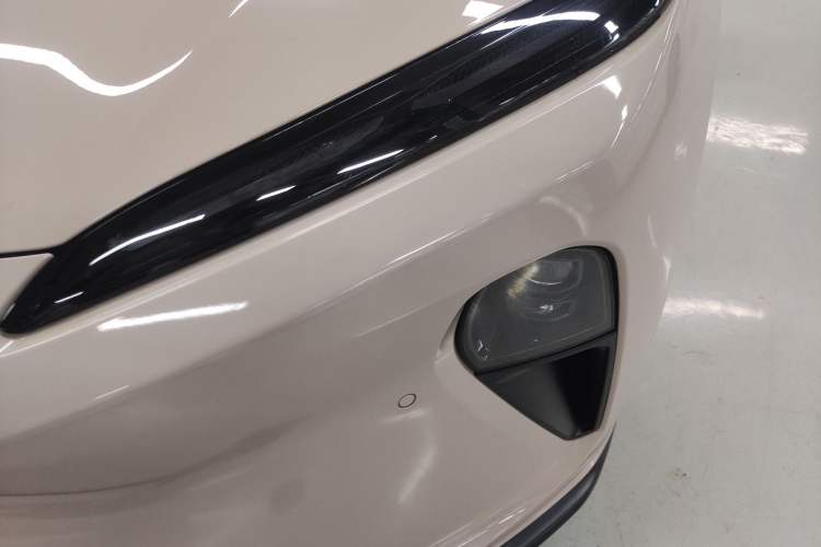 Used Nio ET5 2022 75 kWh Left Front Headlight