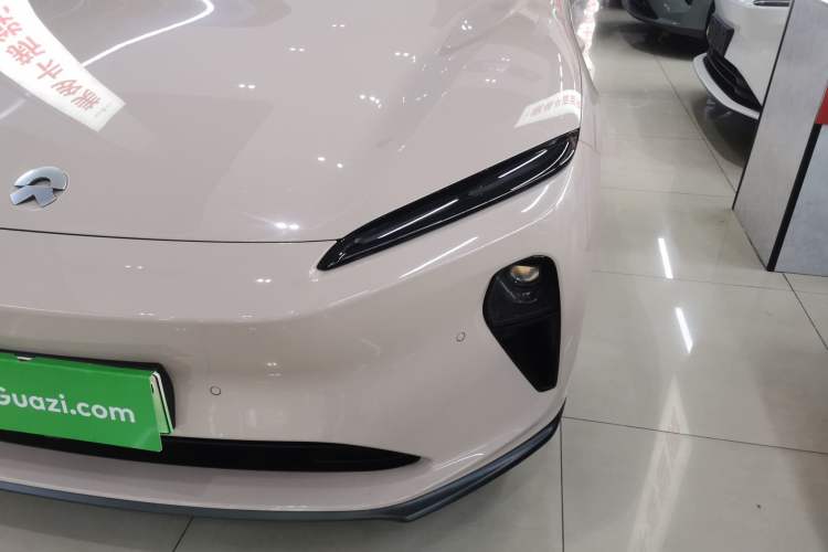 Used Nio ET5 2022 75 kWh Left Front Headlight