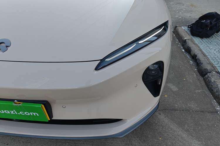 Used Nio ET5 2022 75 kWh Left Front Headlight