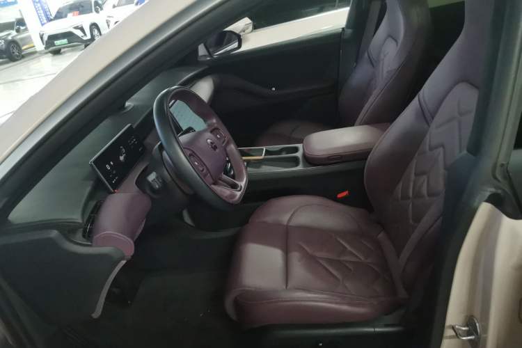 Used Nio ET5 2022 75 kWh Left Front Seat