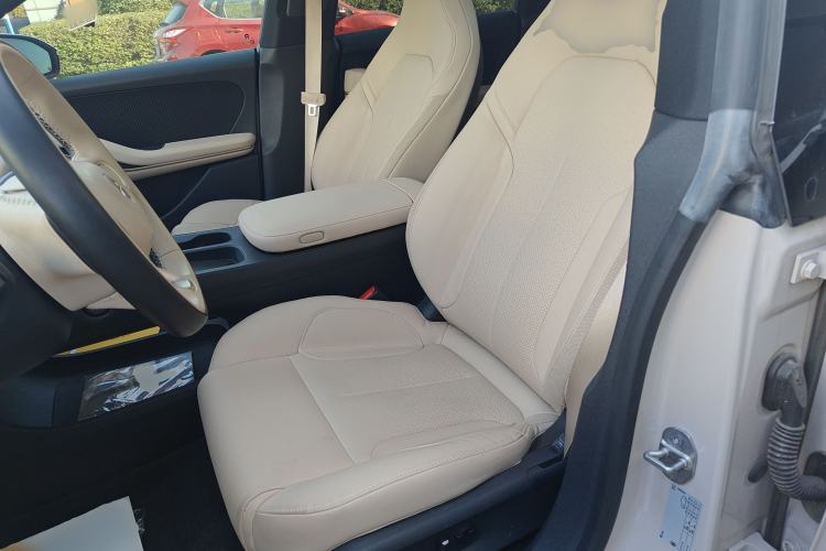 Used Nio ET5 2022 75 kWh Left Front Seat