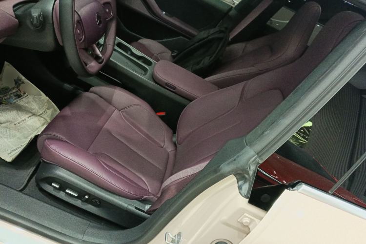Used Nio ET5 2022 75 kWh Left Front Seat