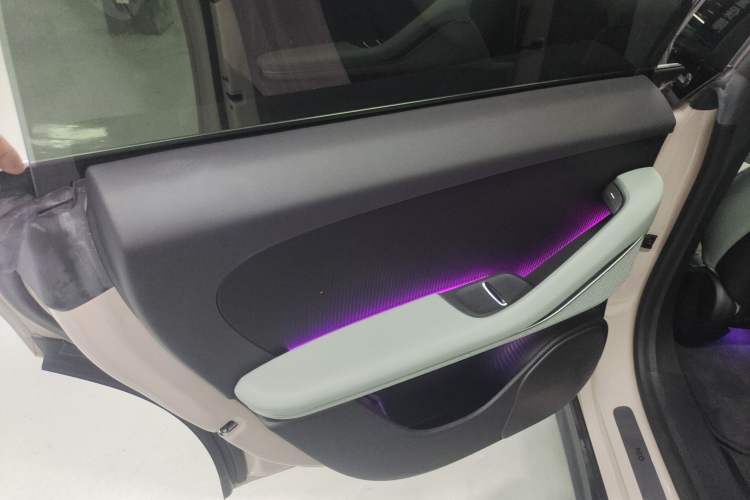 Used Nio ET5 2022 75 kWh Left Rear Door Interior