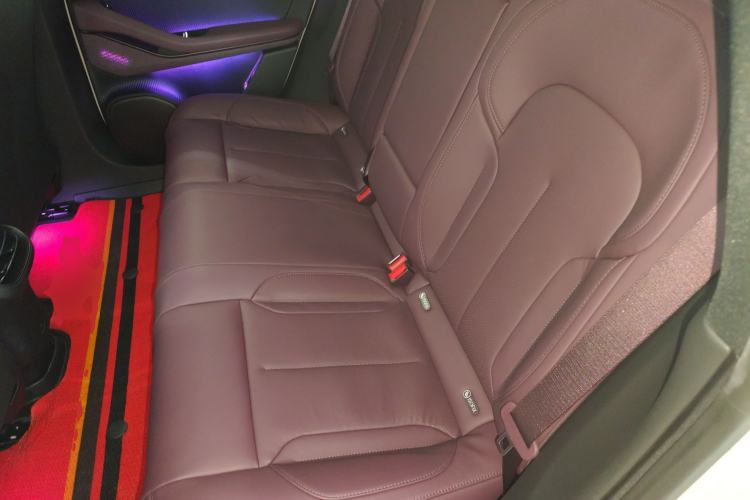 Used Nio ET5 2022 75 kWh Left Rear Seat