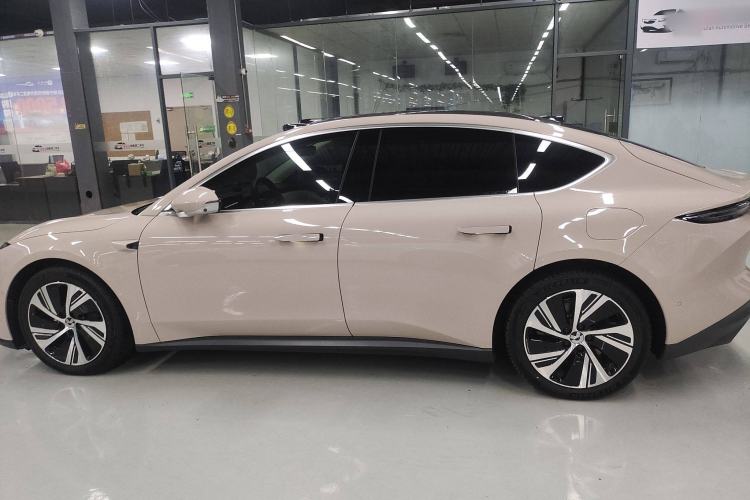 Used Nio ET5 2022 75 kWh Left Side