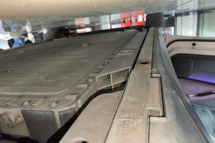 Used Nio ET5 2022 75 kWh Left Side Sill