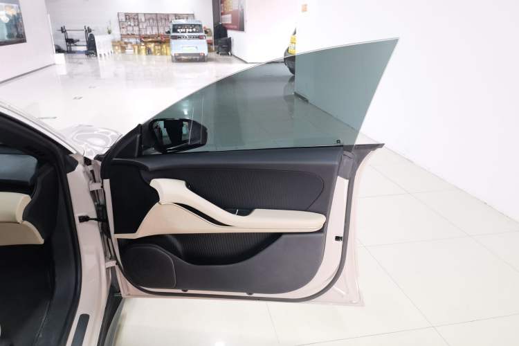 Used Nio ET5 2022 75 kWh Right Front Door Interior
