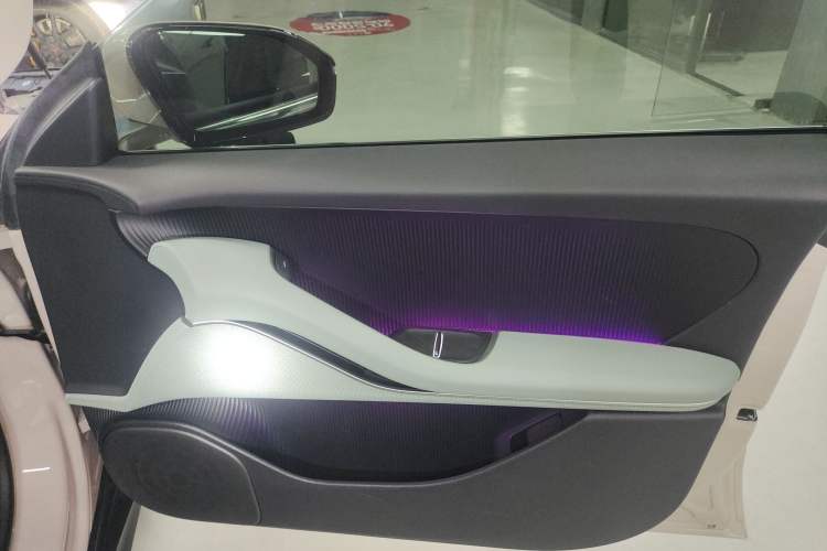 Used Nio ET5 2022 75 kWh Right Front Door Interior