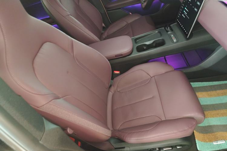 Used Nio ET5 2022 75 kWh Right Front Seat