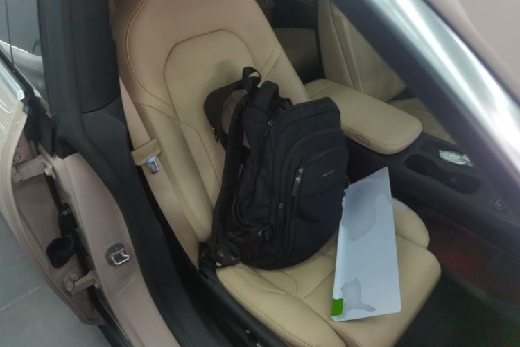 Used Nio ET5 2022 75 kWh Right Front Seat