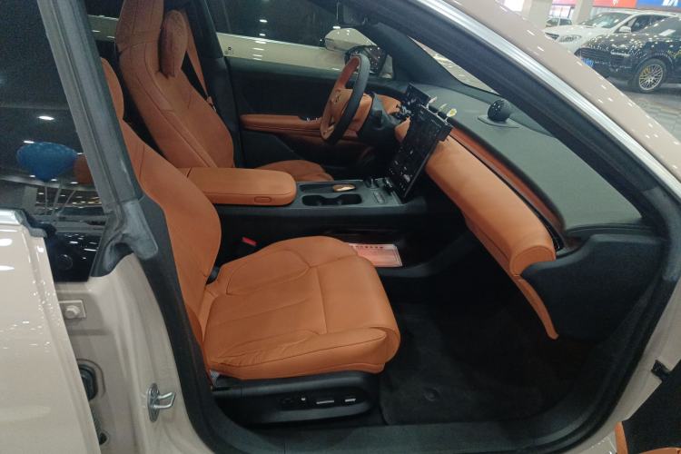 Used Nio ET5 2022 75 kWh Right Front Seat