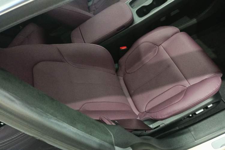 Used Nio ET5 2022 75 kWh Right Front Seat