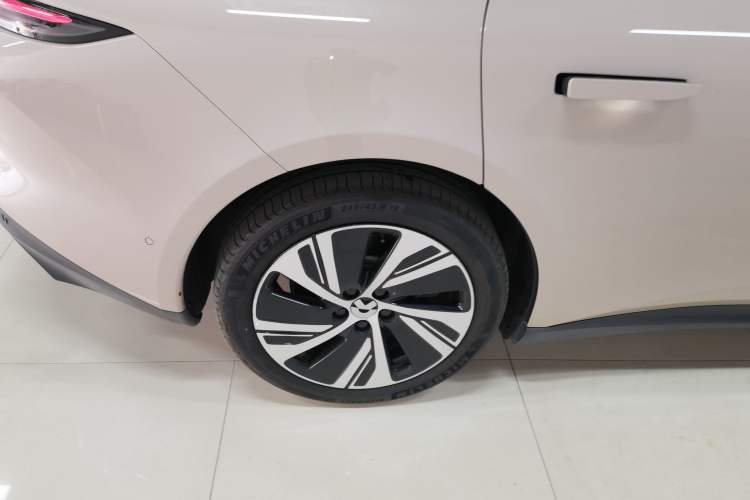 Used Nio ET5 2022 75 kWh Right Rear Wheel Hub