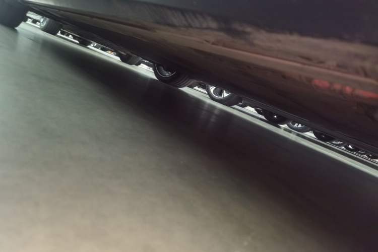 Used Nio ET5 2022 75 kWh Right Side Sill