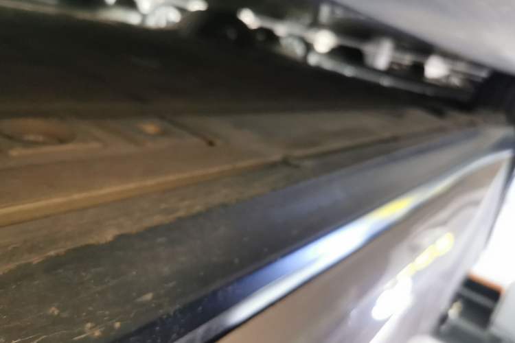 Used Nio ET5 2022 75 kWh Right Side Sill