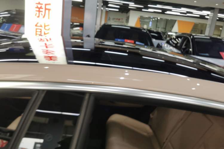 Used Nio ET5 2022 75 kWh Roof