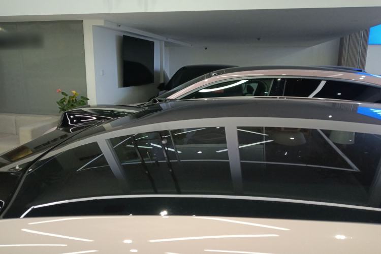 Used Nio ET5 2022 75 kWh Roof