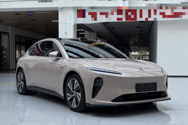 Used Nio ET5 2022 75 kWh Roof