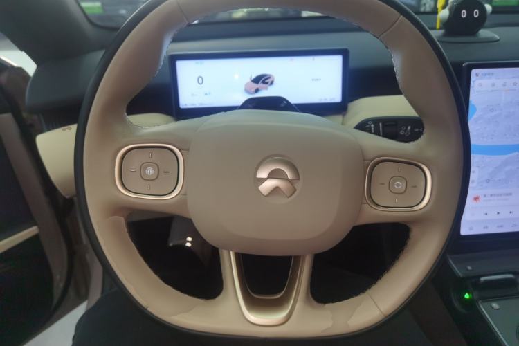 Used Nio ET5 2022 75 kWh Steering Wheel