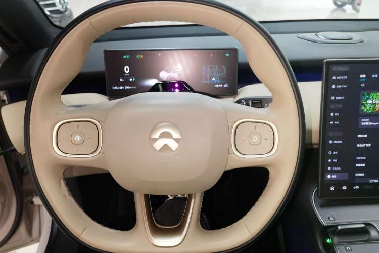 Used Nio ET5 2022 75 kWh Steering Wheel