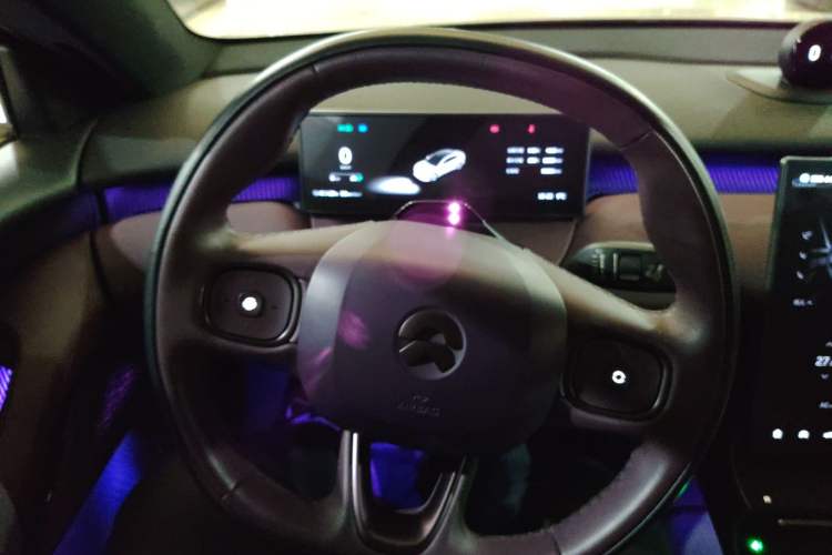 Used Nio ET5 2022 75 kWh Steering Wheel